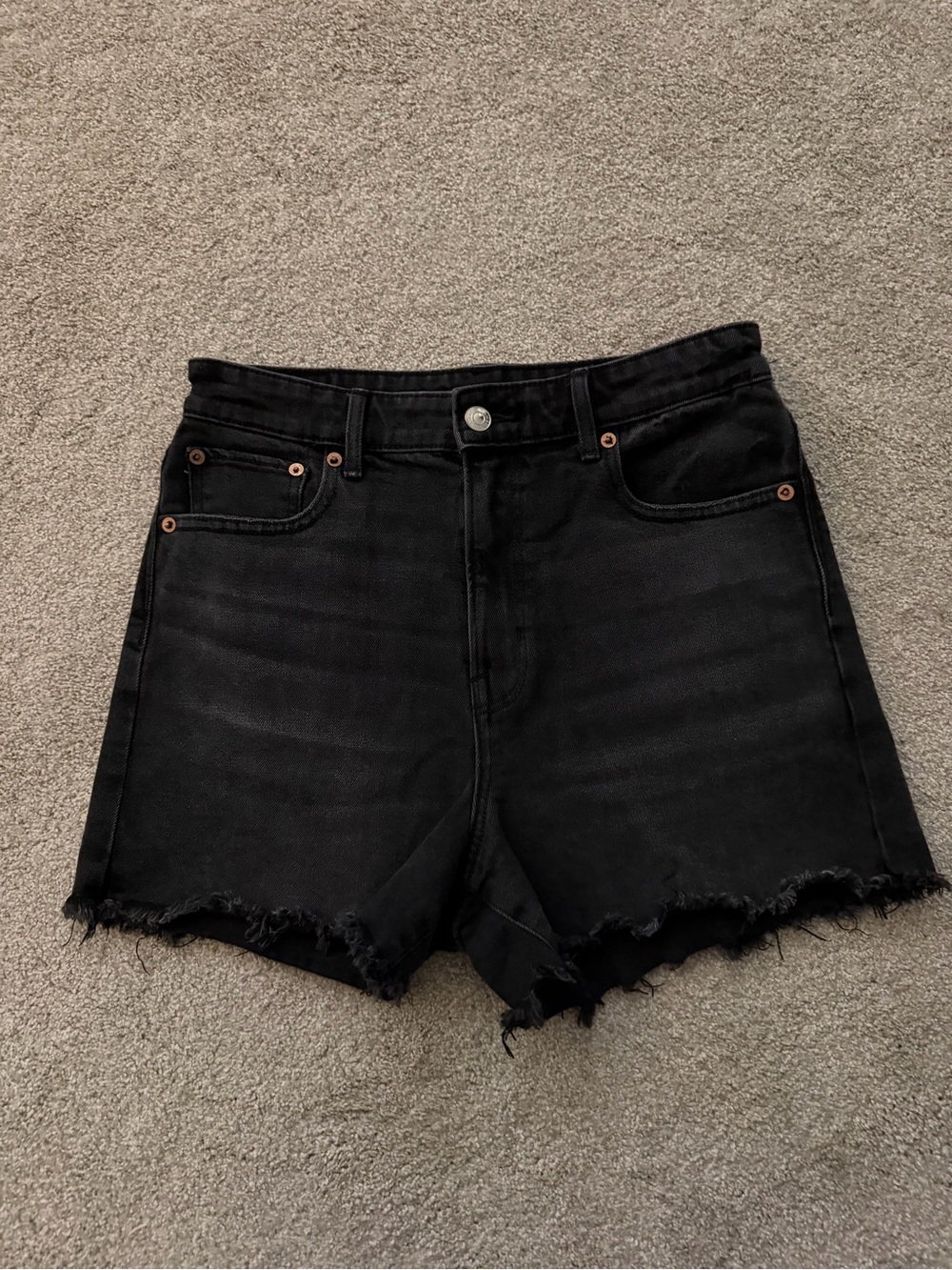 American Eagle Women’s size 4 black cutoff jean shorts